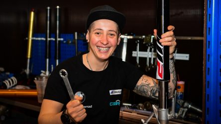 IDM SBK 1000: Lucy Glöckner kehrt auf der BMW von GERT56 zurück