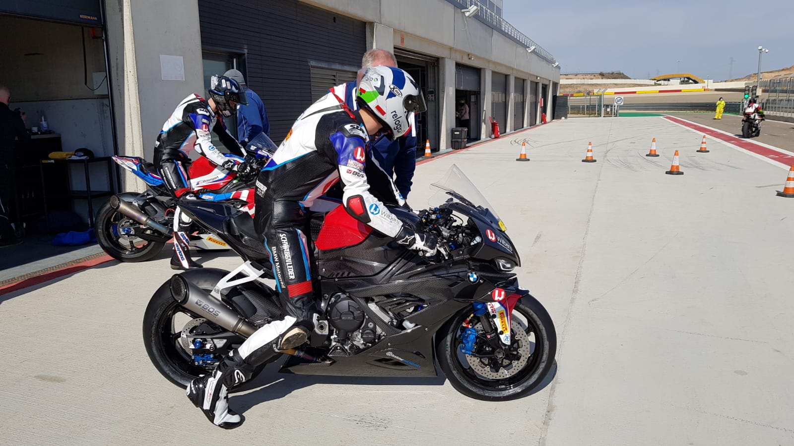 IDM SBK 1000: Marco Fetz erntet Respekt auf Wilbers-BMW