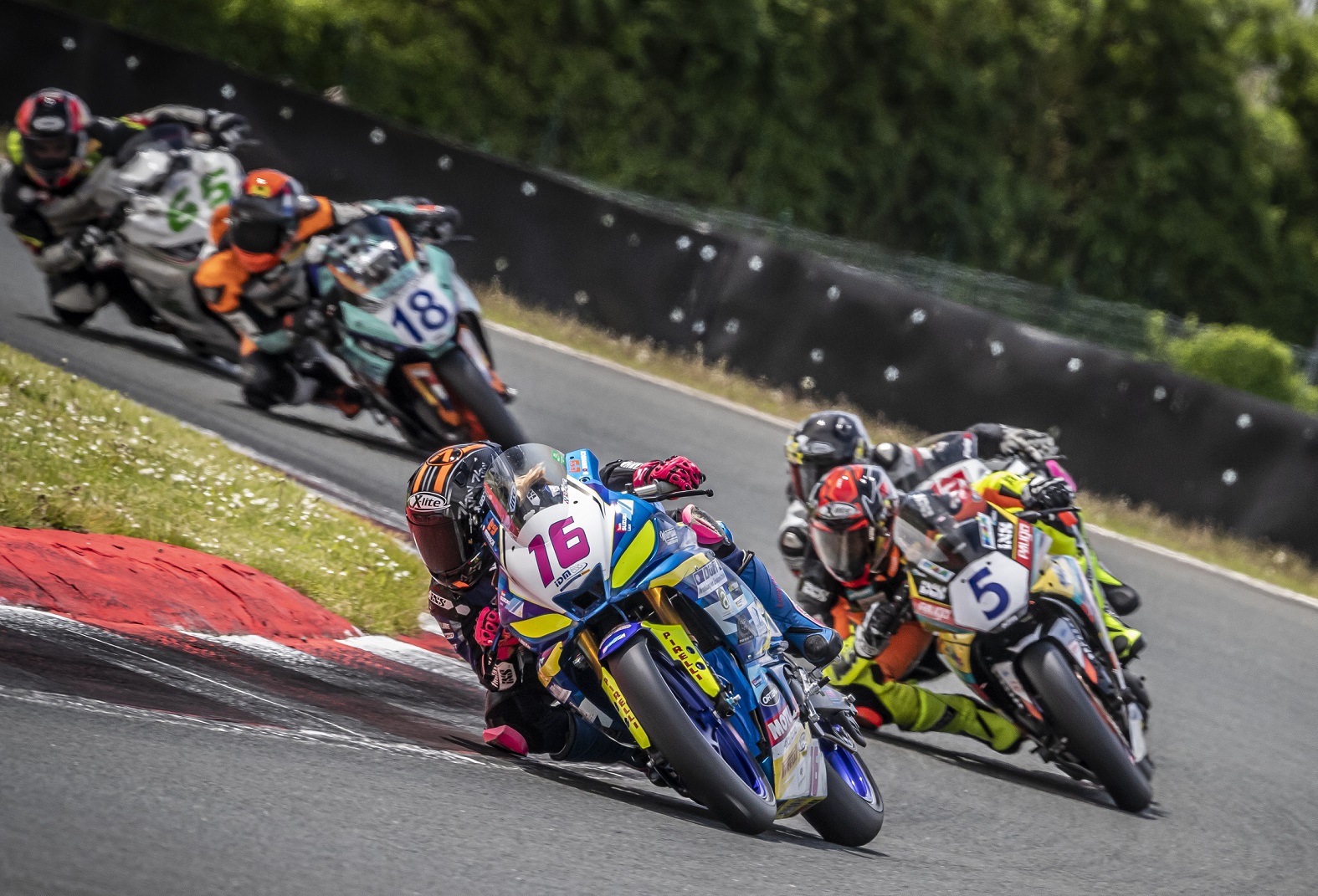 IDM SSP 300: Lucy Michel wischt Sorgenfalten weg