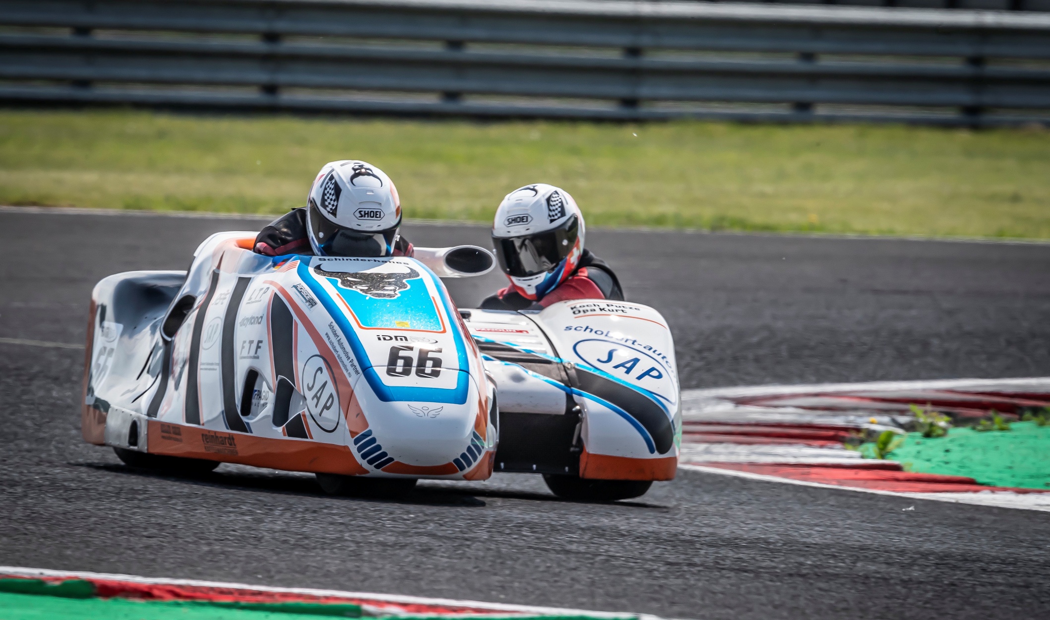 IDM Sidecar: Gäste Roscher/Burkard siegen in Most