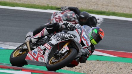 IDM SBK 1000: Hertrampf-Team ist vorn und spendet