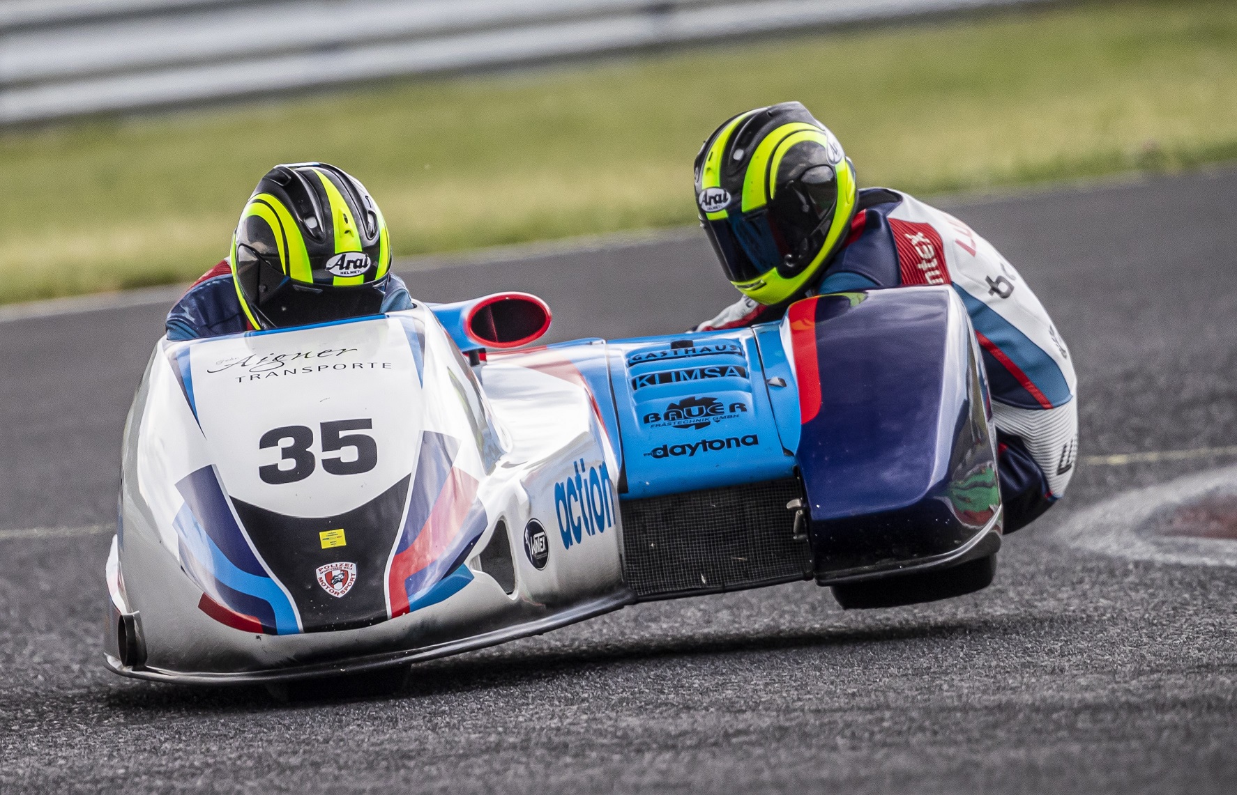 IDM Sidecar: Sattler/Schmidt vor der Haustür