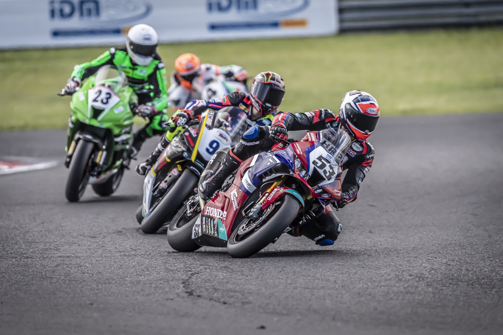 IDM SBK 1000: Polita auf dem Ring, draußen Testbikes