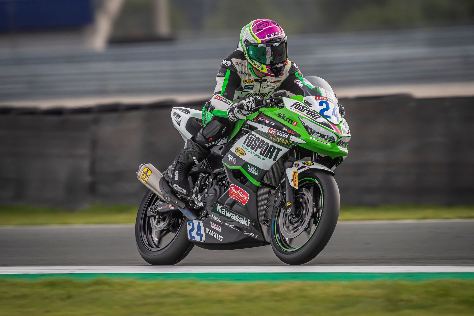 IDM SSP 300: Nur wenig Luft für Booth-Amos