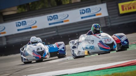 IDM Sidecar: Reeves gewinnt nach Aufholjagd