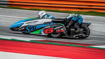 IDM Sidecar: Packender Doppelsieg für WM-Gaststarter