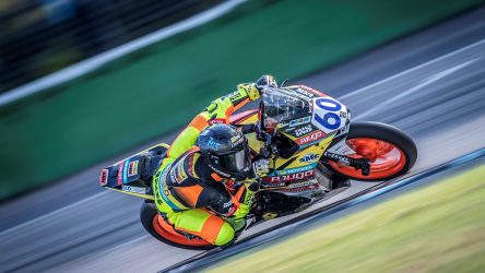 IDM SSP 300: Geiger schnappt sich letzte Pole des Jahres