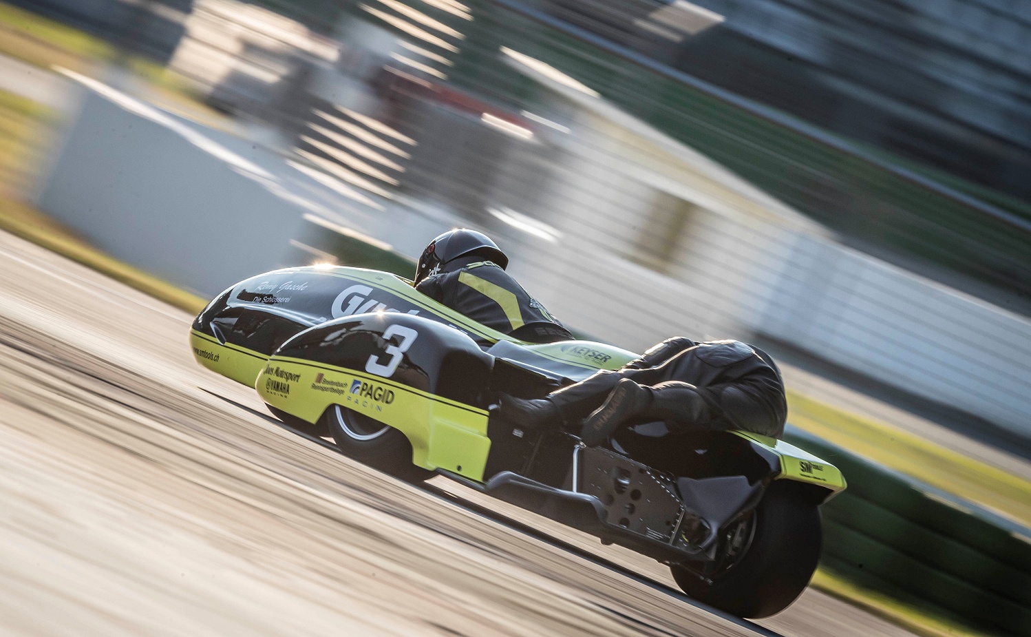 IDM Sidecar: Schlosser/Fries starten von der Spitze