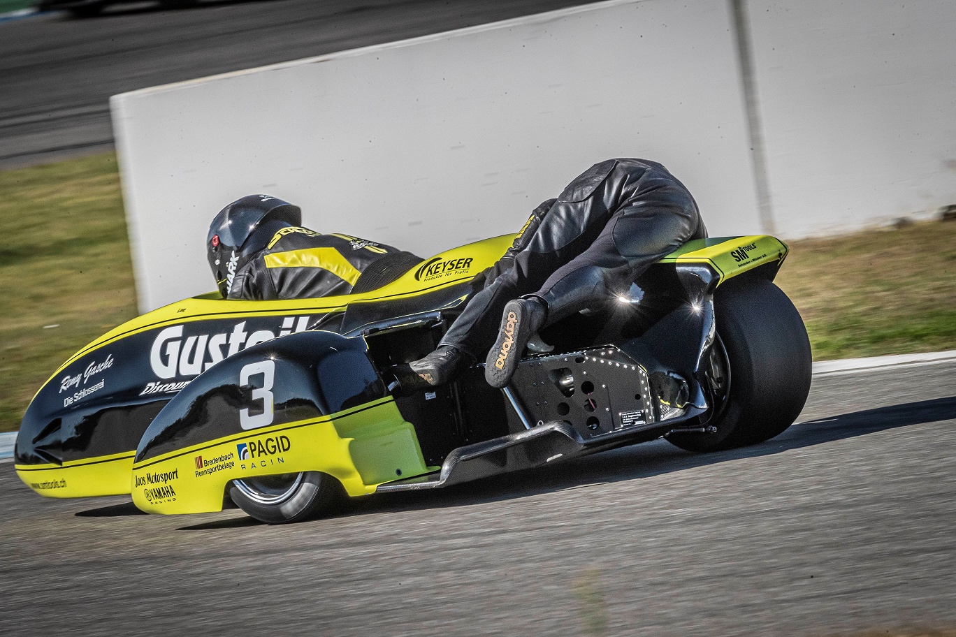 IDM Sidecar: Schlosser/Fries rauschen zum Sieg