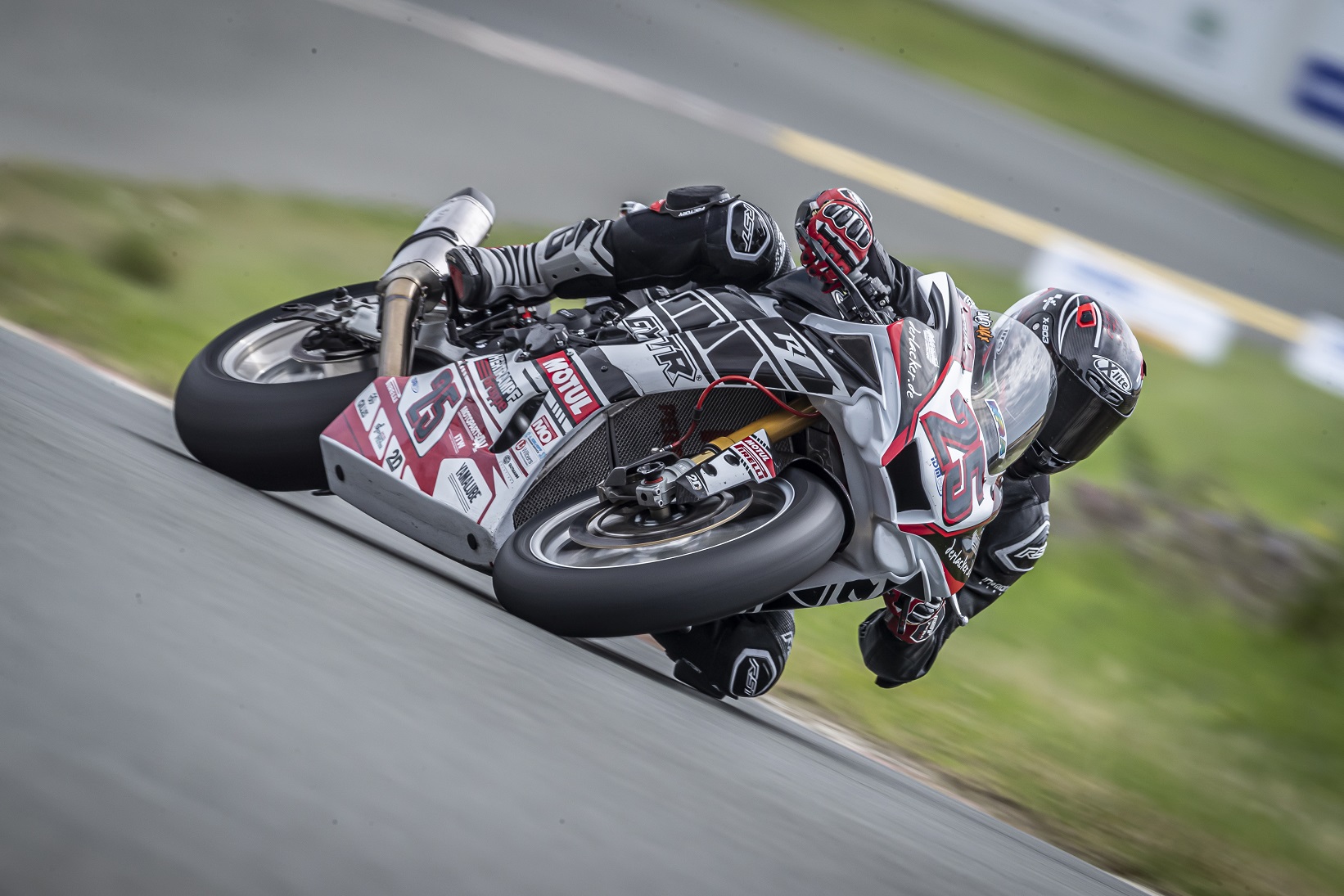 IDM SBK: Drei Fahrer für Hertrampf auf Yamaha am Start