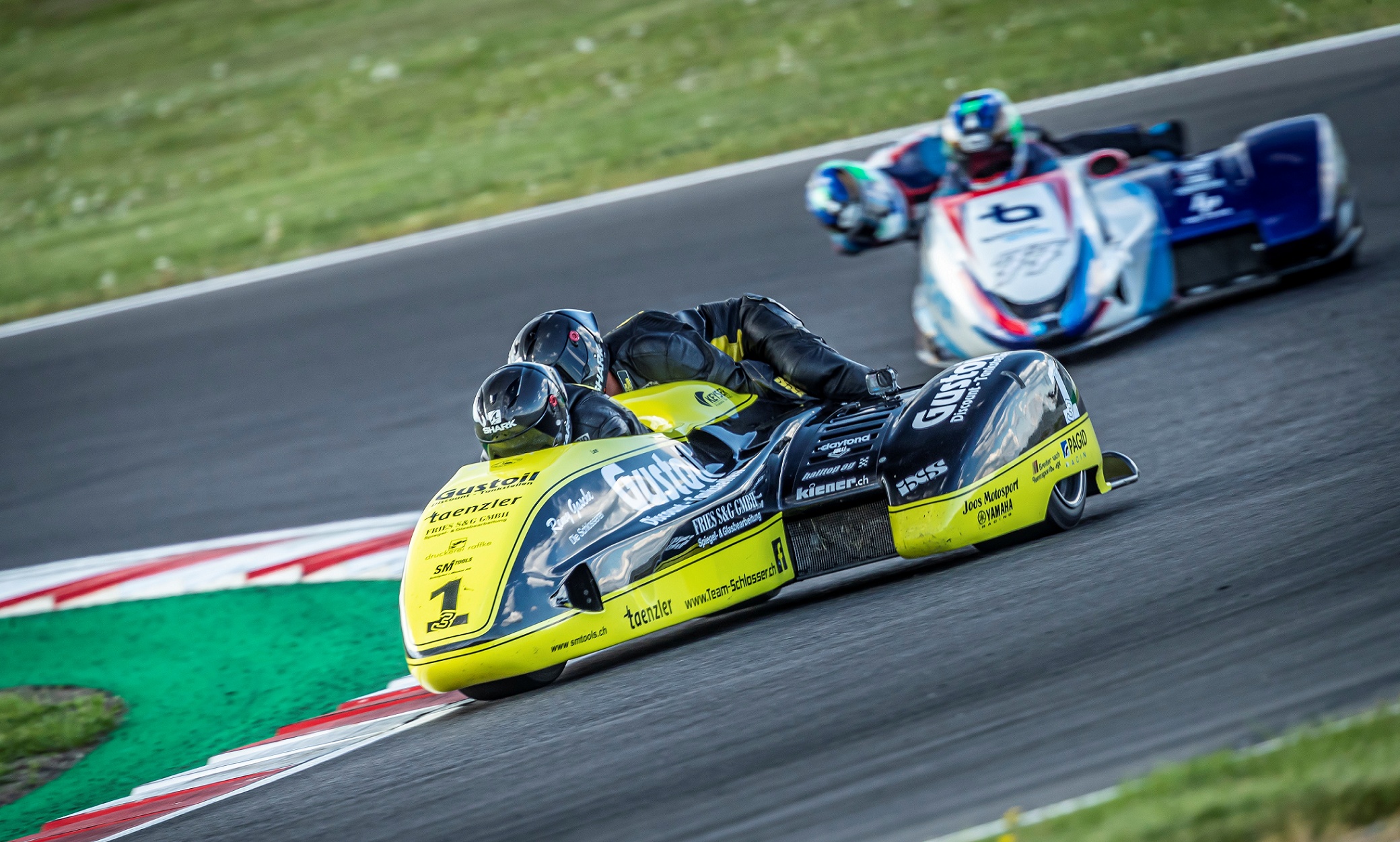 IDM Sidecar: Schlosser/Fries heizen zum Doppelsieg