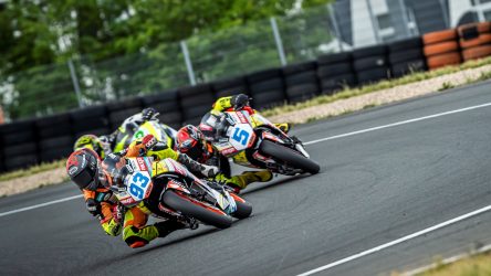 IDM SSP 300: Walid Khan triumphiert, Siebdrath punktelos