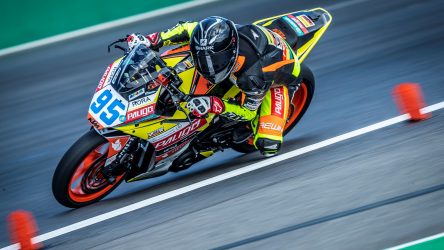 IDM SSP 300: Deroue fährt mit Rückenwind auf die Pole