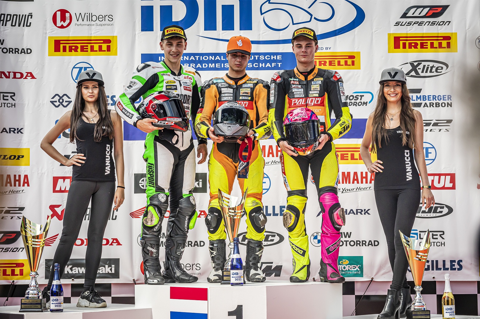 IDM SSP 300: Walid Khan stellt Gegner in den Schatten