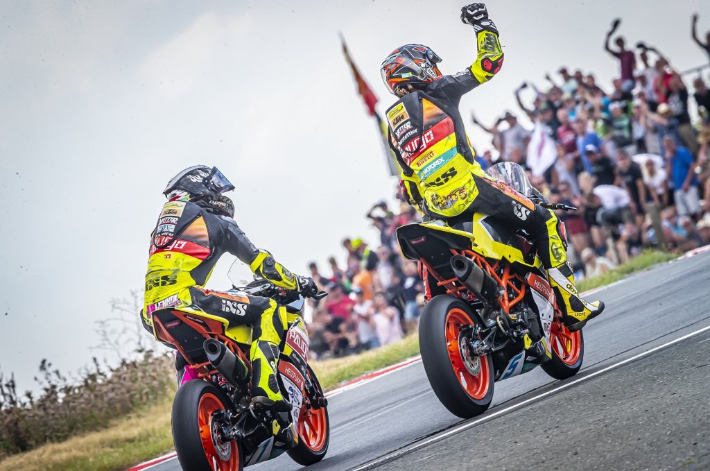 Leo Rammerstorfer siegt vor Publikum in Schleiz