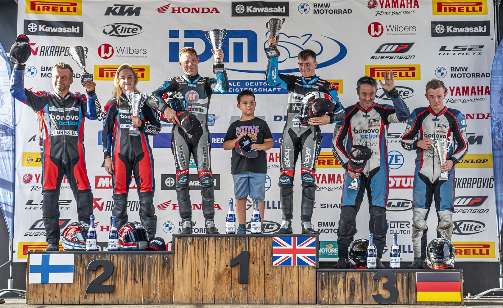 IDM Sidecar: Birchall Brüder siegen, Reeves rollt aus