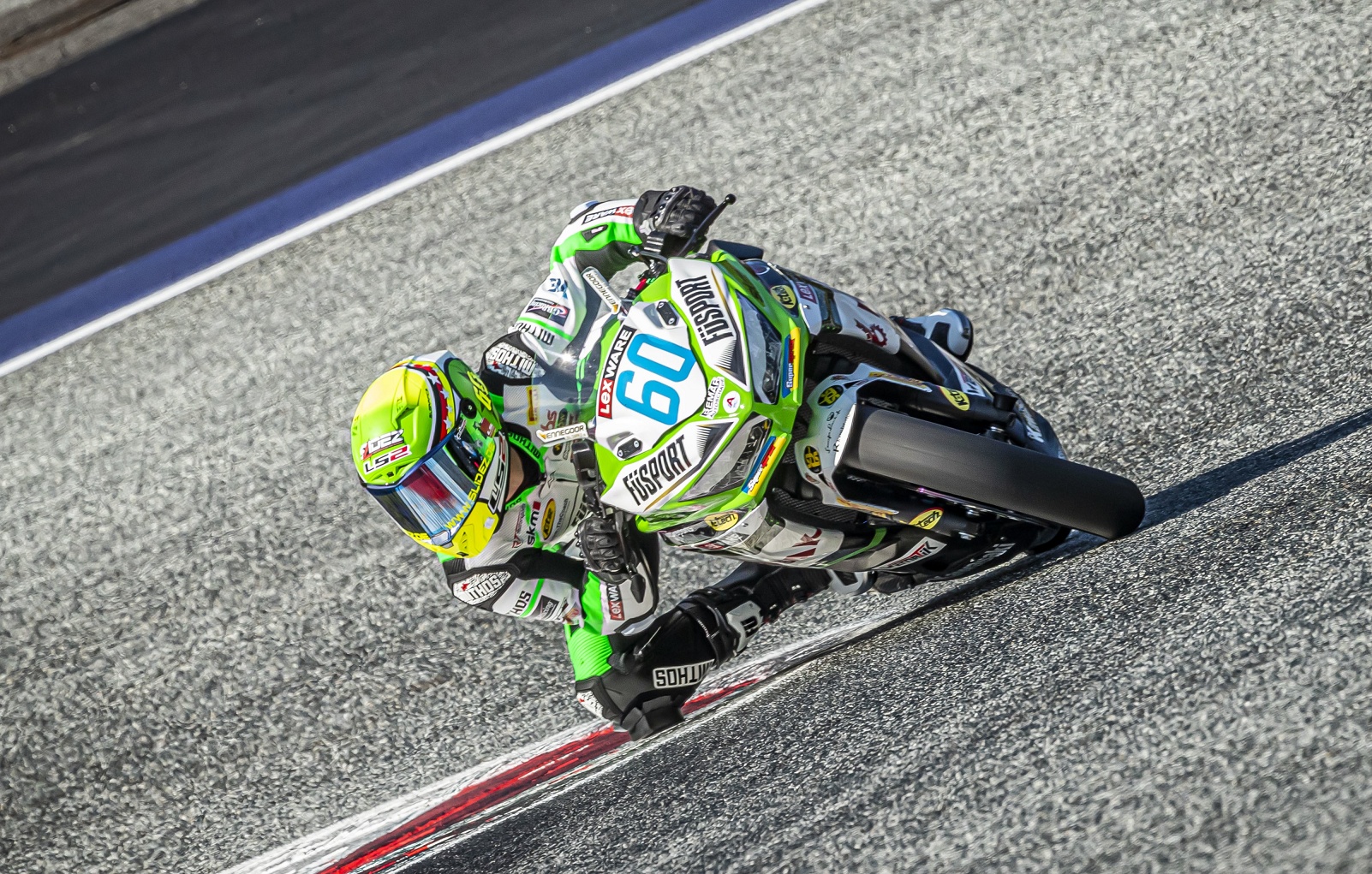 IDM Supersport 300: Geiger zieht Teamkollegen mit