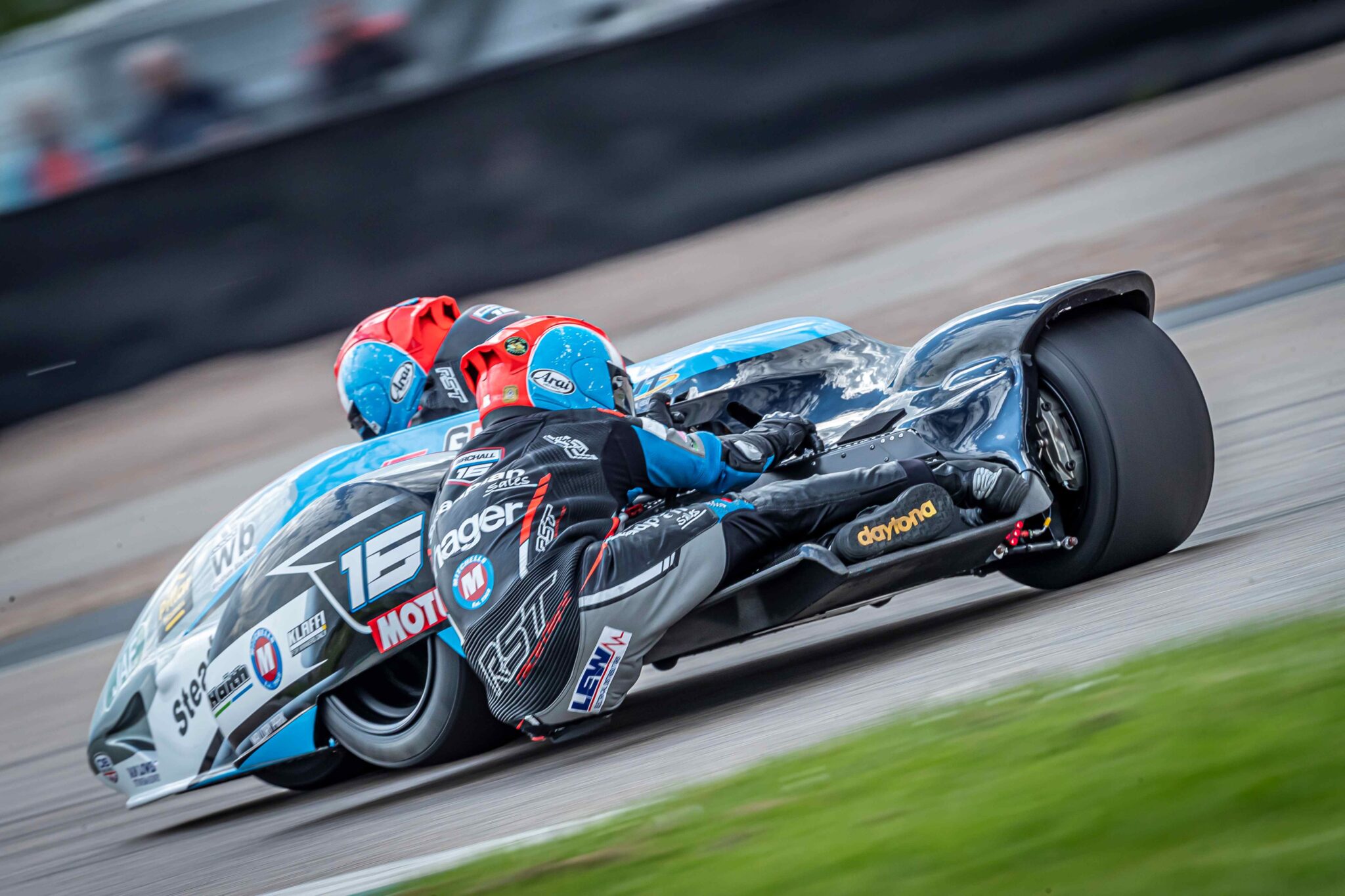 WM/IDM Sidecars: Tom Birchall erobert erste Pole - EURO MOTO