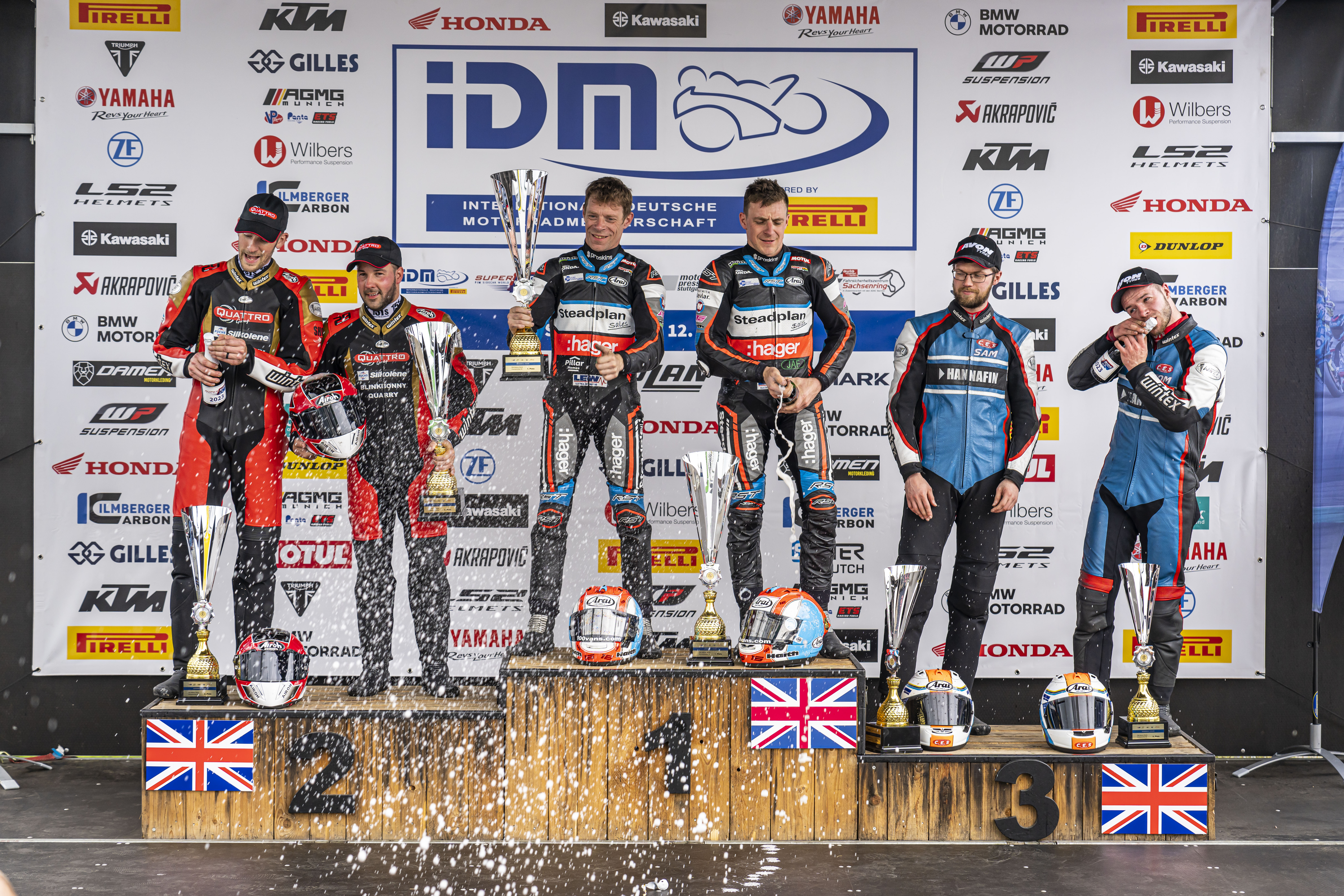 WM/IDM Sidecar: Fans feiern Doppelsieg von Birchall