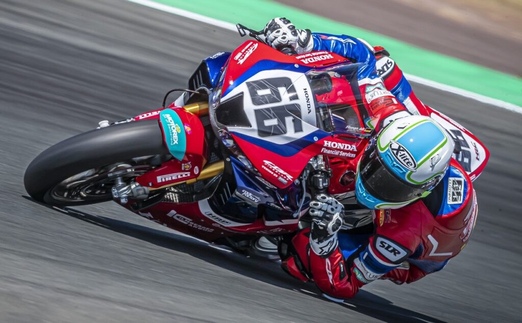 Er hat es wieder getan. Florian Alt holte im Qualifying die Pole Position in der Motorsport Arena Oschersleben. Text: Anke Wieczorek; Fotos: Dino Eisele