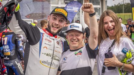 IDM SBK: Mikhalchik gewinnt nach Aufholjagd