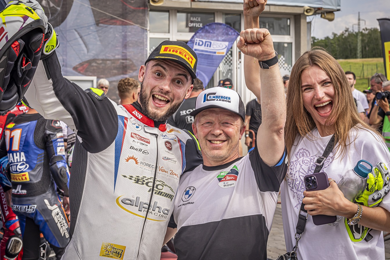 IDM SBK: Mikhalchik gewinnt nach Aufholjagd