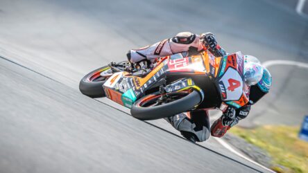 IDM SSP 300: Lennox Lehmann fliegt auf die Pole