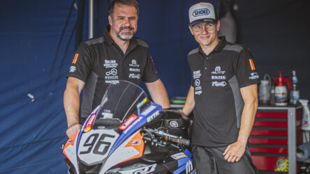 IDM: Superbike-WM-Mechaniker in Schleiz in Action