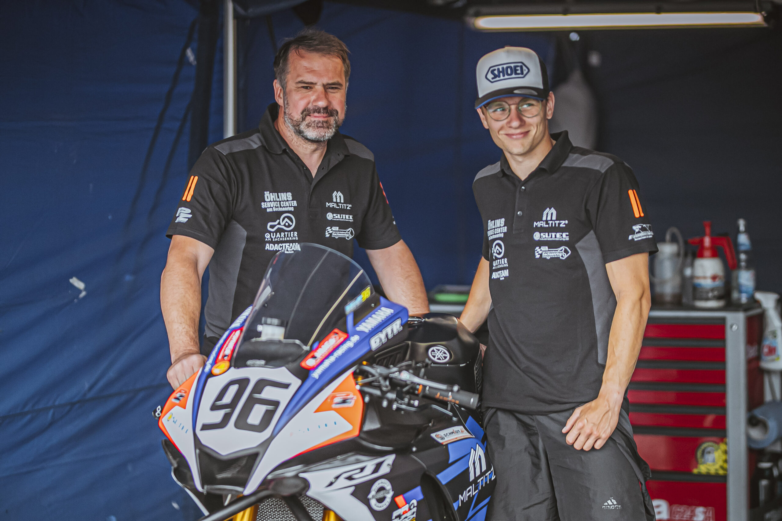 IDM: Superbike-WM-Mechaniker in Schleiz in Action