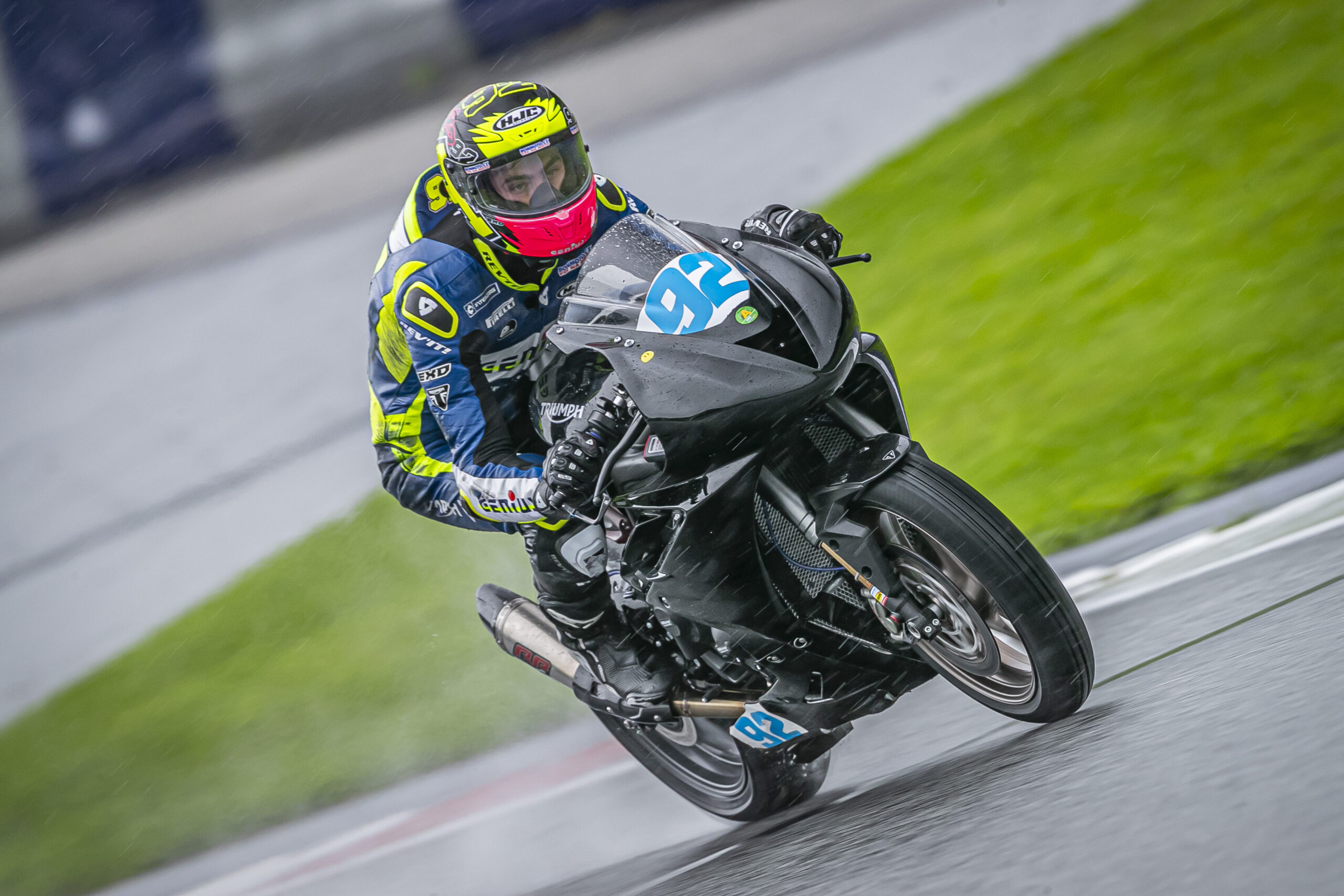 IDM SSP: Erste Pole für Triumph und Filip Feigl