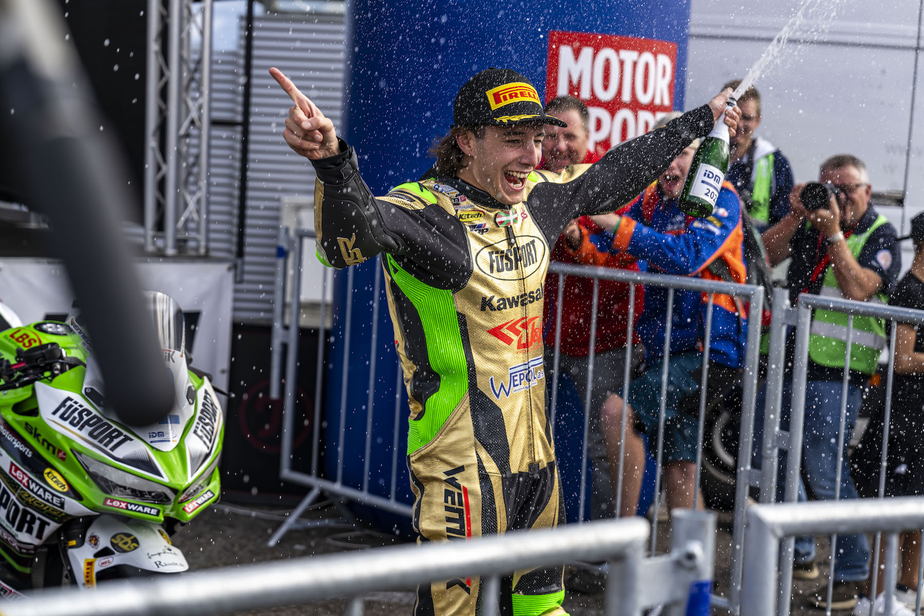 IDM SSP 300: Iglesias siegt, schwarze Flagge für Tonn