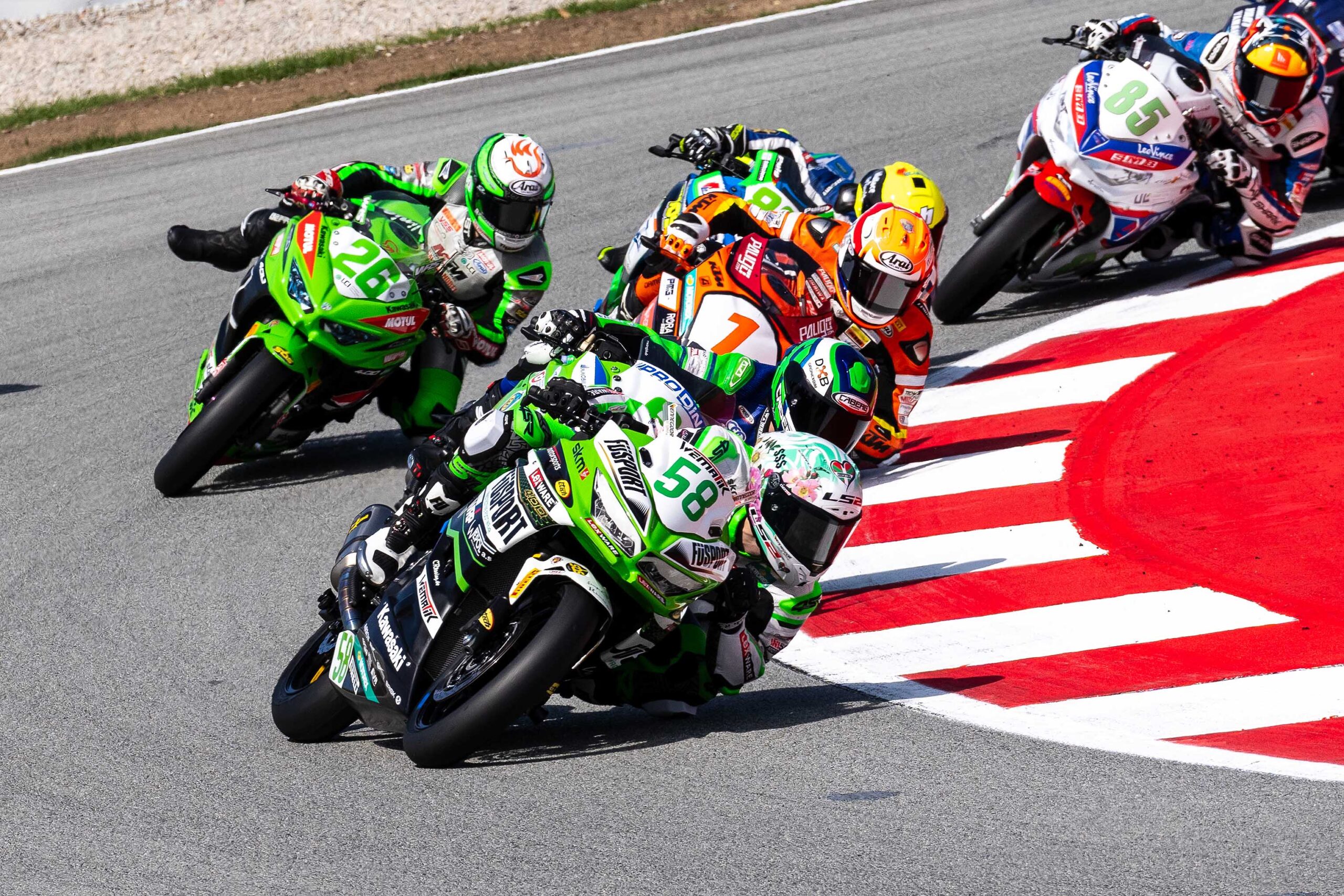 IDM SSP 300: Champion Iglesias siegt auch in der WM