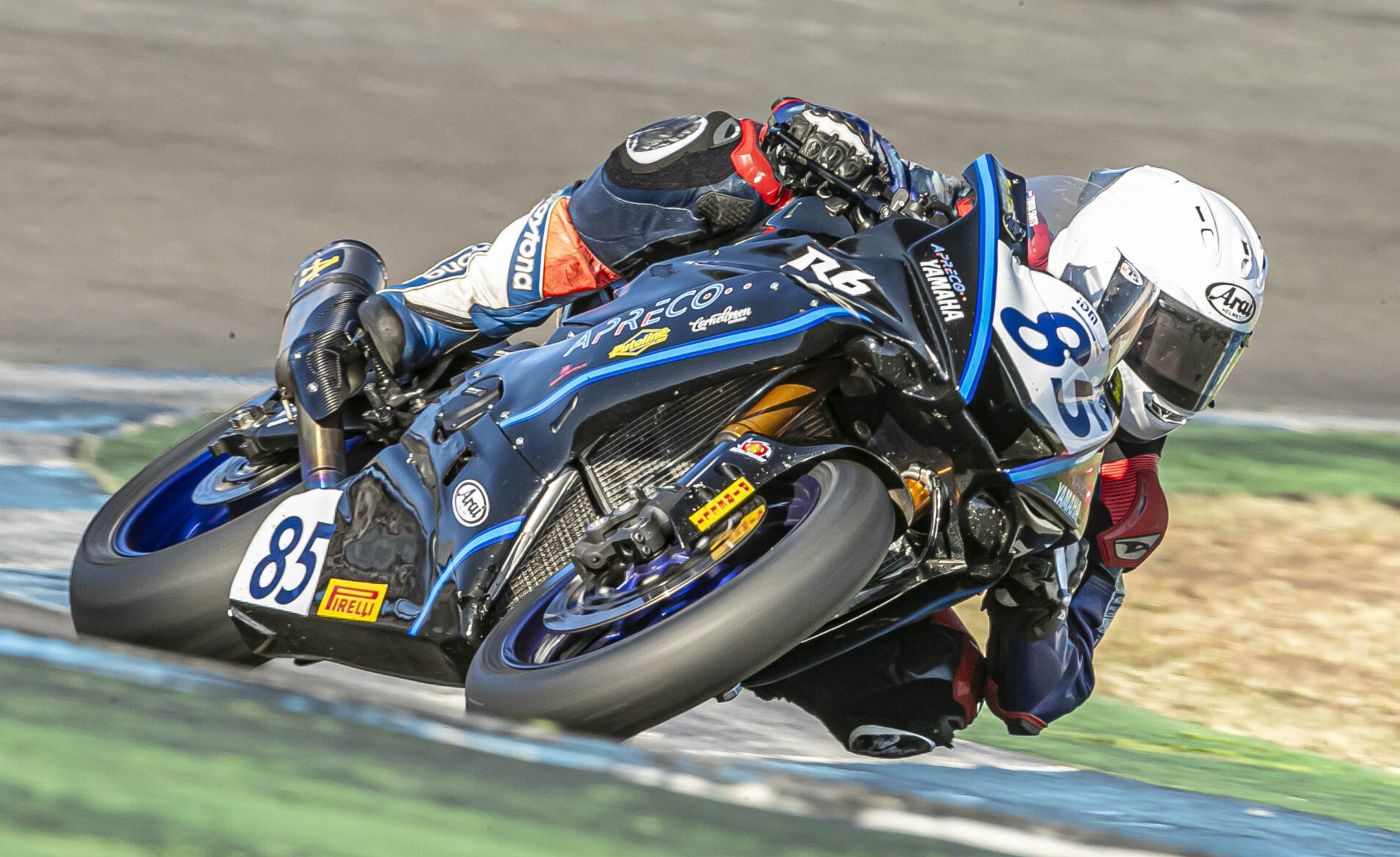 Arai Helmet ist ab sofort offizieller IDM-Partner