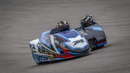 IDM Sidecar: Vater und Sohn Peugeot jagen neuen Rekord