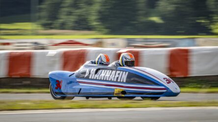 IDM Sidecar: Christies mit Road Racing-Feeling auf Pole