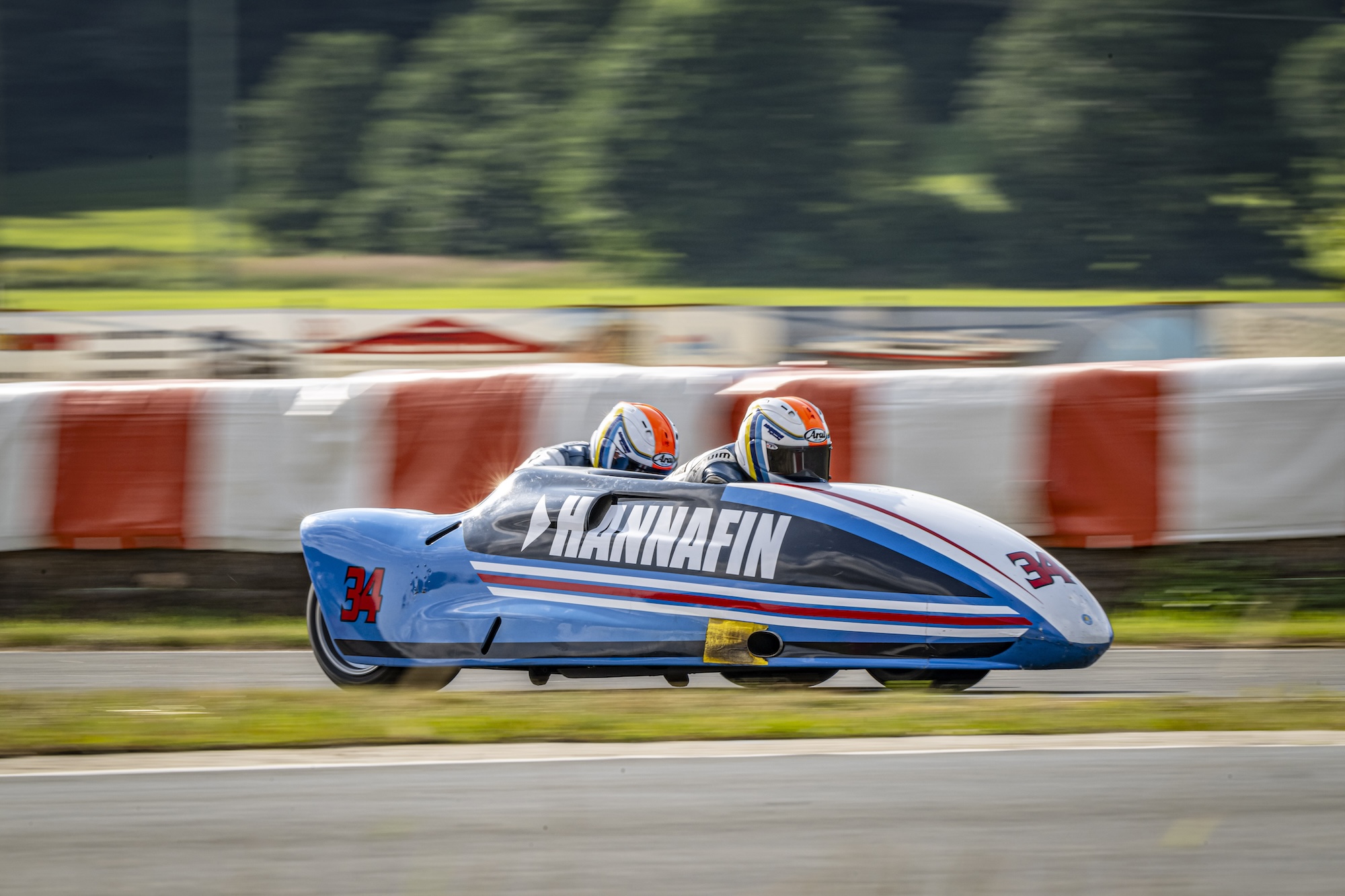 IDM Sidecar: Christies mit Road Racing-Feeling auf Pole