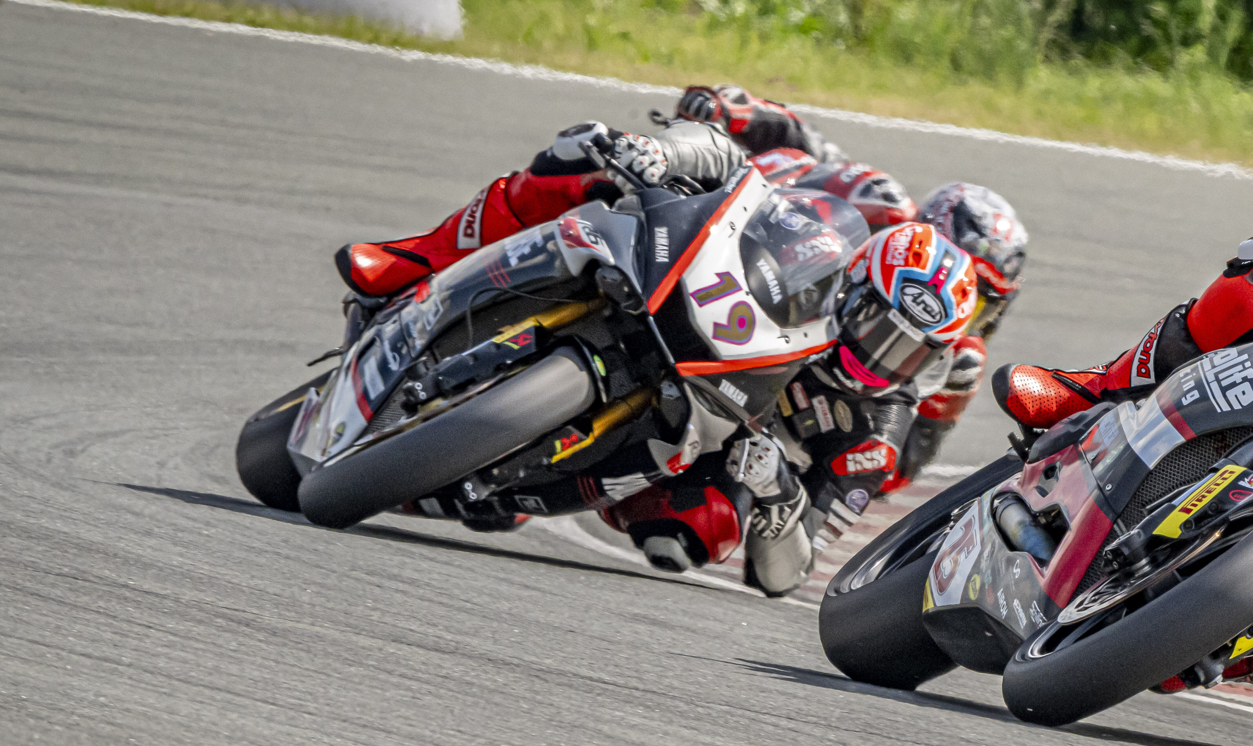 IDM SSP: Kofler kriegt für Handshake kaum den Arm hoch