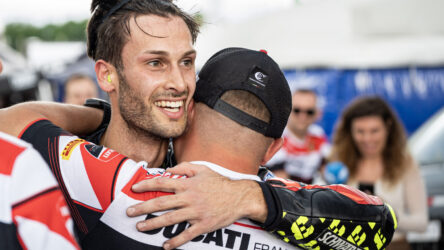 IDM SBK: Tulo-Sieg verkürzt Lücke auf nur einen Punkt