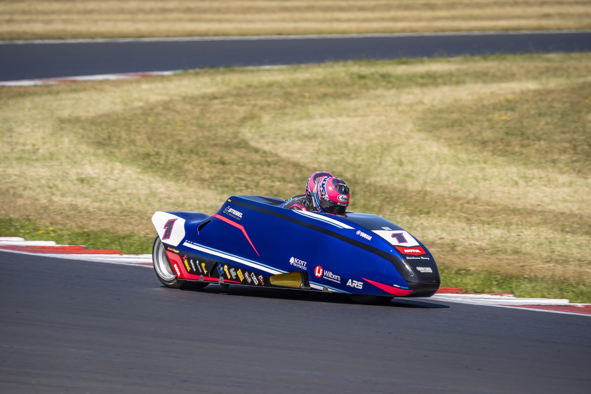 FIM Sidecar: Payne Schnellster, Göttlich gibt nach