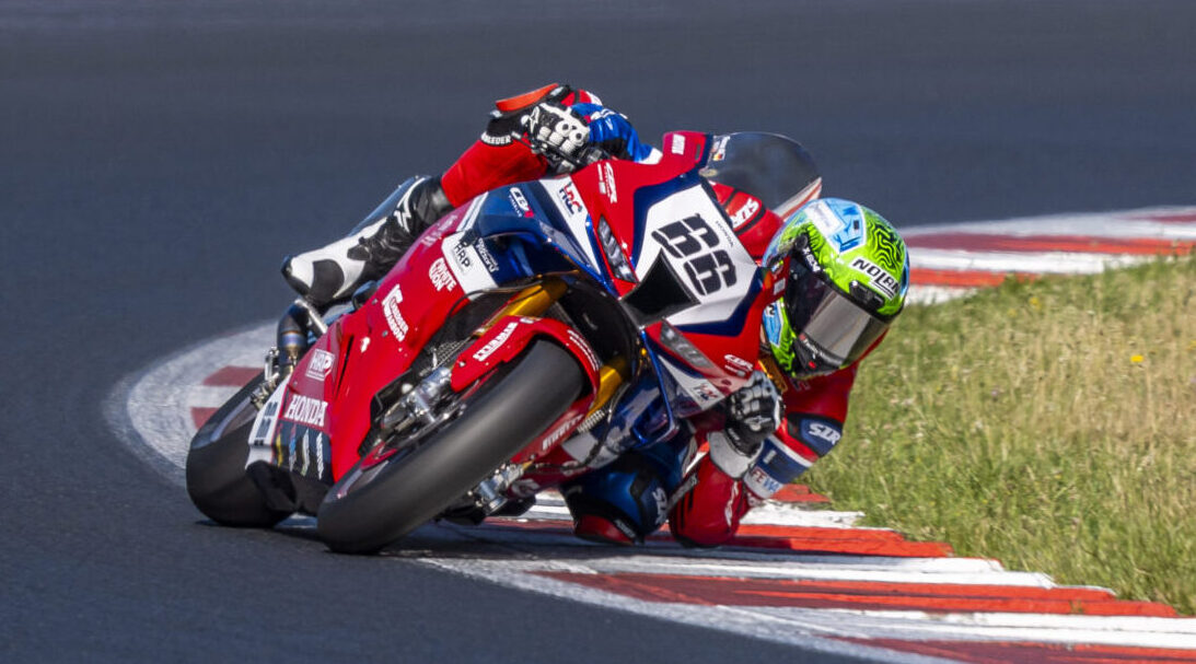 IDM SBK: Einzige Honda im Pre-Practice am schnellsten