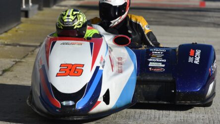 IDM SSP: Eder im Sidecar und de Vleeschauwer fliegt raus