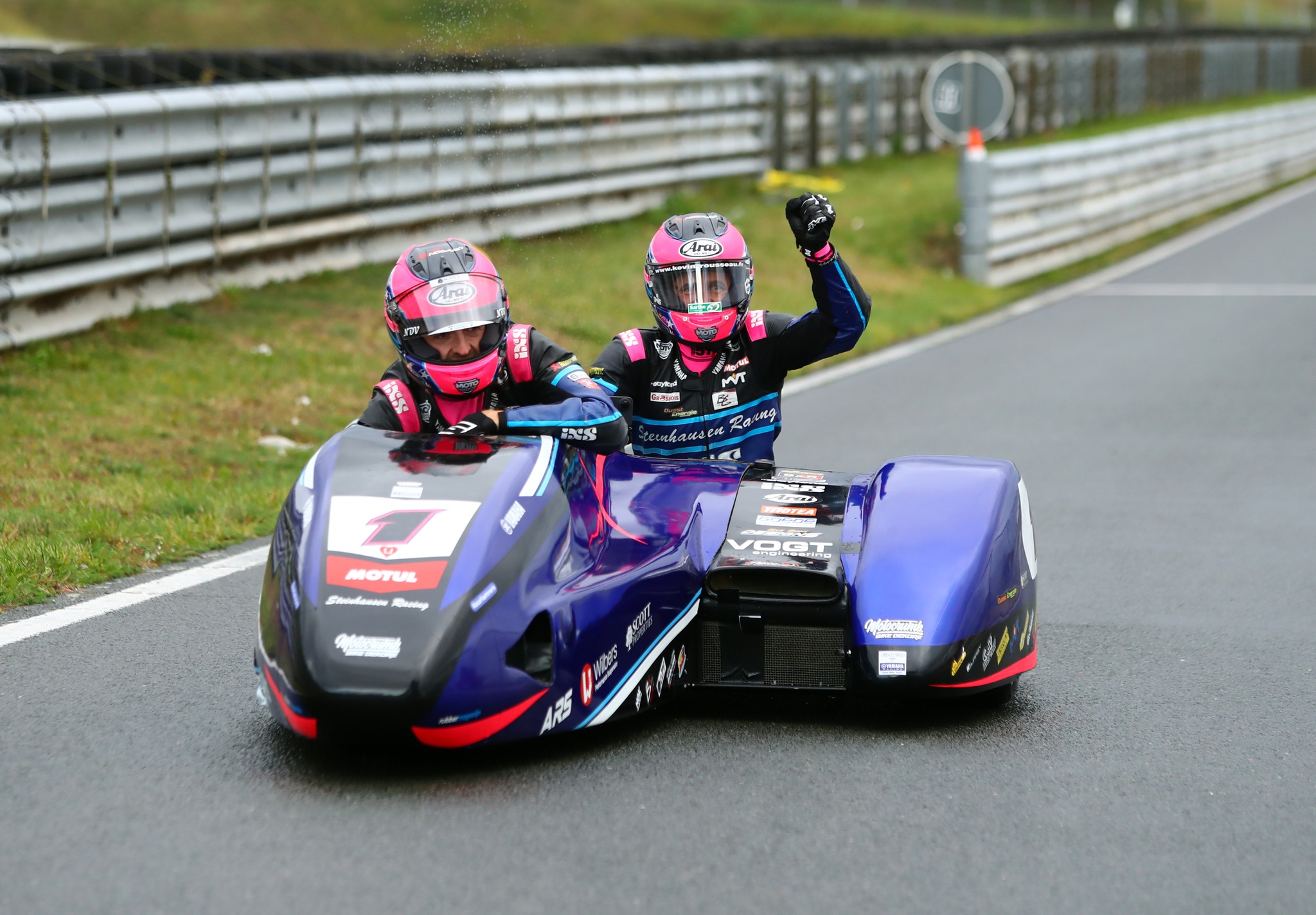 FIM Sidecar: Payne/Rousseau feiern Finalsieg und Titel
