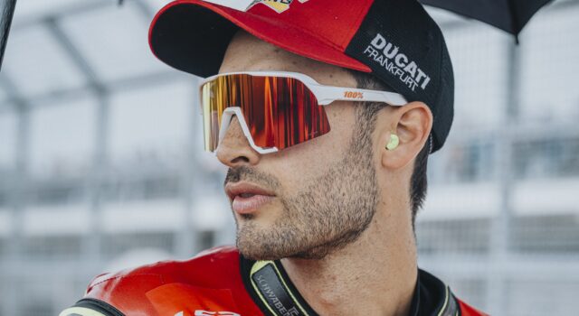 SBK: Dvojité vítězství Ducati a skvělí outsideri