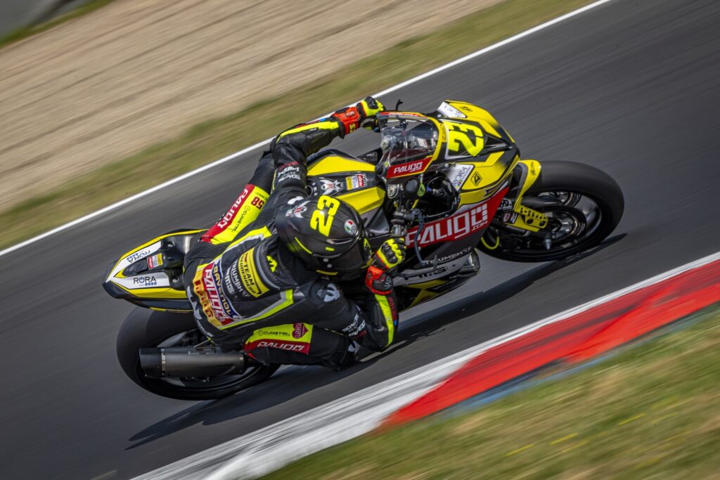 Kennt sich auf seiner Heimstrecke am besten aus: Stepan Zuda setzt die Messlatte hoch und sichert sich die Pole Position in Most. Foto: Dino Eisele