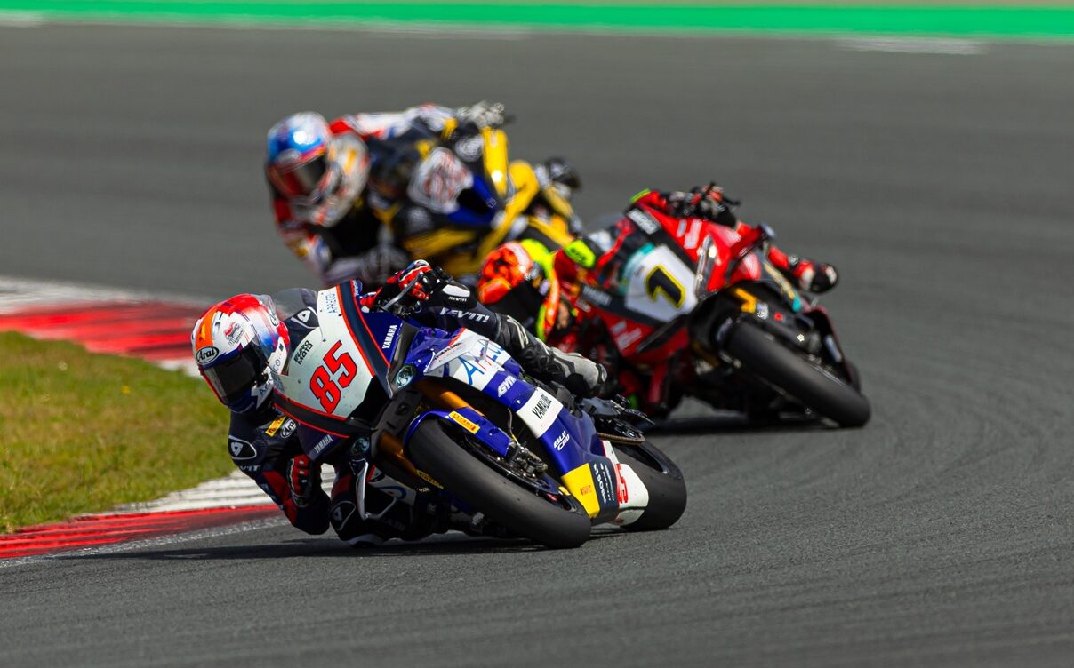 SBK: Erster Superbike-Sieg für Smits beim Heimspiel