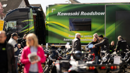 Test-Offensive von Honda und Kawasaki beim Finale