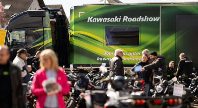 Test-Offensive von Honda und Kawasaki beim Finale