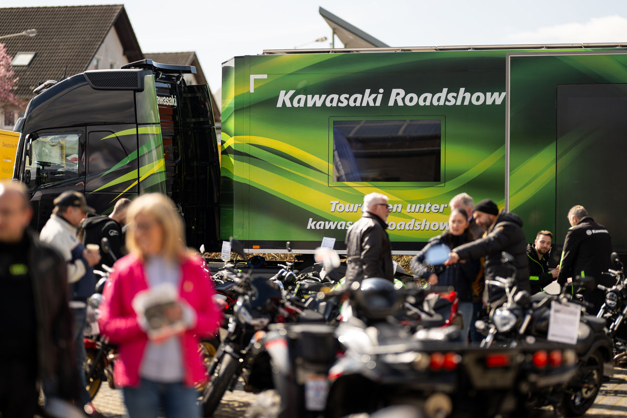 Test-Offensive von Honda und Kawasaki beim Finale